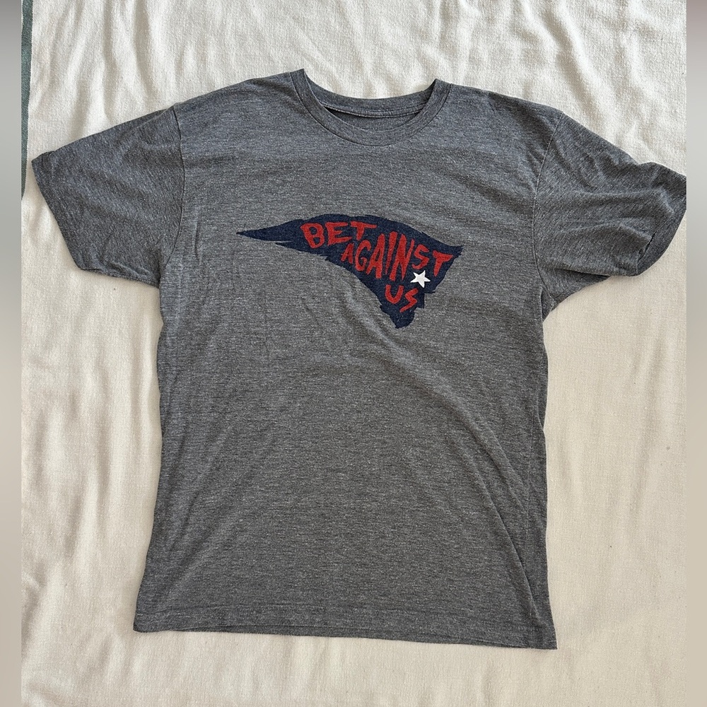 New England Patriots Julian Edelman “Bet Against Us” T-Shirt, Men’s Medium, Gray